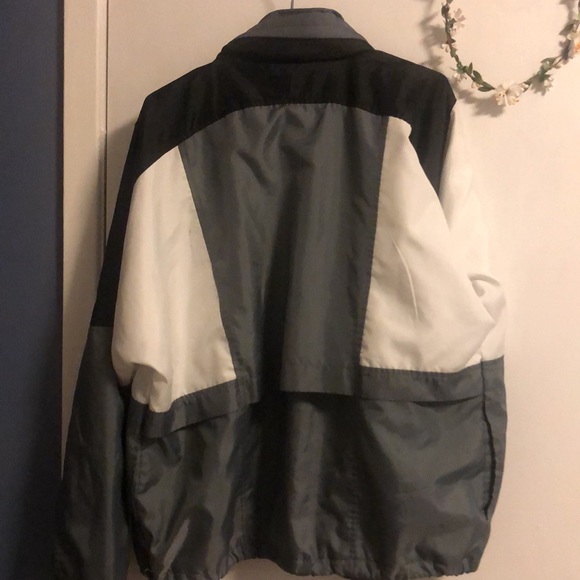 Nike windbreaker gray whitish 11/10 quality lol - Picture 4 of 4